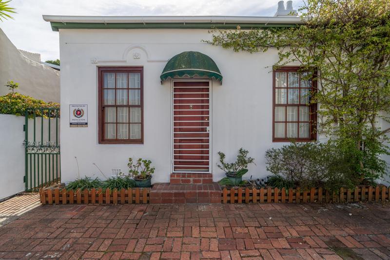 2 Bedroom Property for Sale in Harfield Village Western Cape